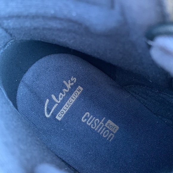 Clarks Navy Whistle Bea Leather Ankle Boot 8 1/2 to size 9 - Picture 7 of 14